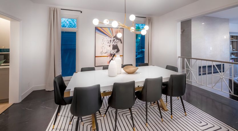 Photo of International Art