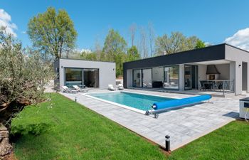 A Beautiful Place Holiday Home