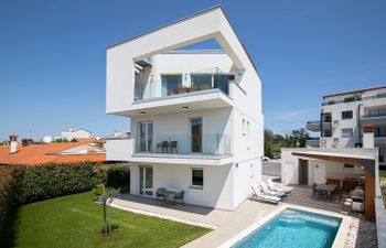 Moonlight Bliss Holiday Home