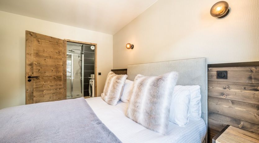 Photo of Mountain's Edge