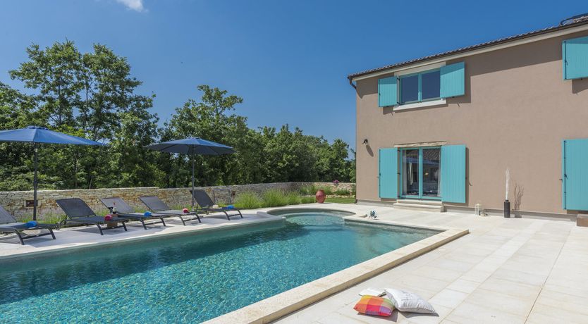 Photo of Blooms & Breezes