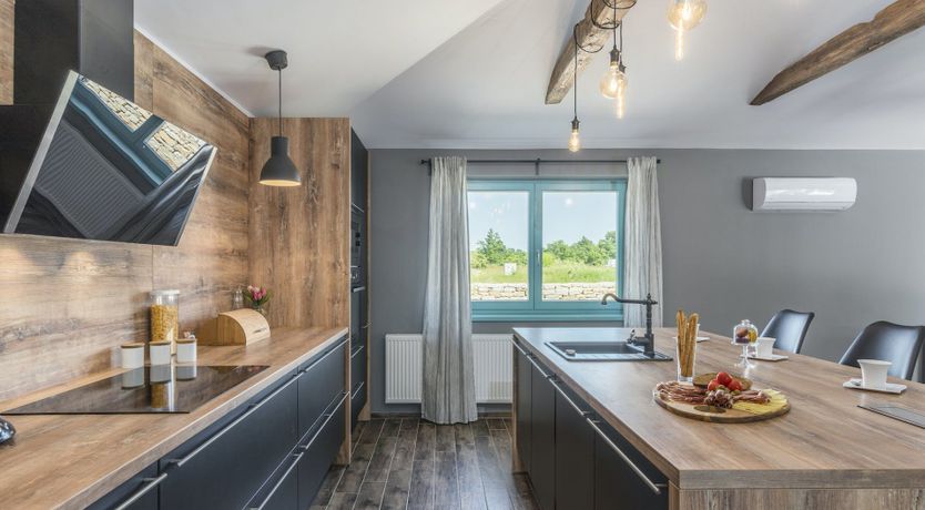 Photo of Blooms & Breezes