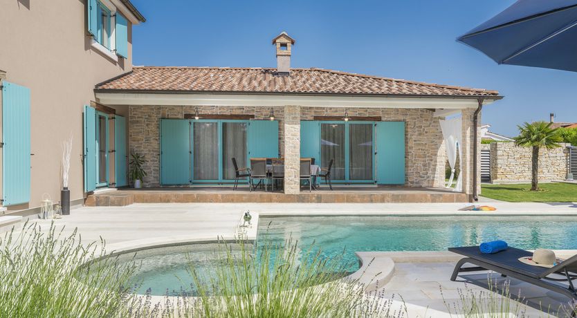 Photo of Blooms & Breezes