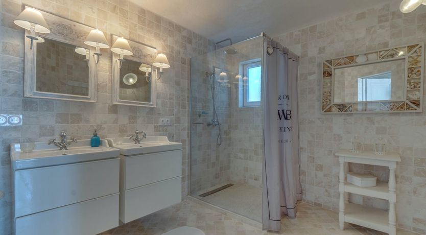 Photo of The Rose of the Hills