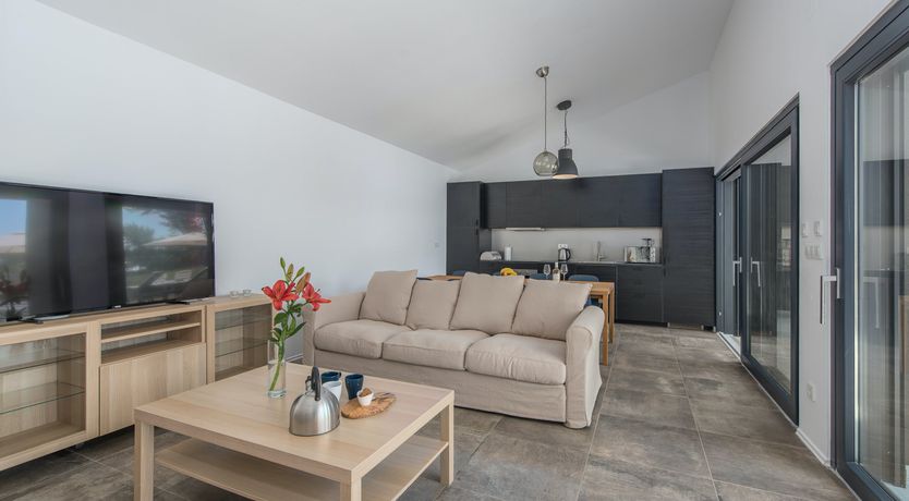 Photo of Palms & Peaches