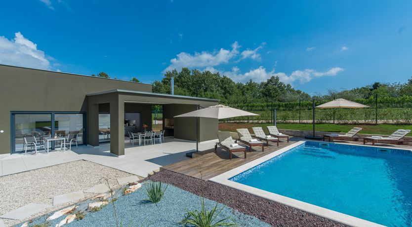 Photo of Palms & Peaches