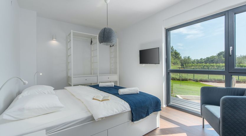 Photo of Palms & Peaches