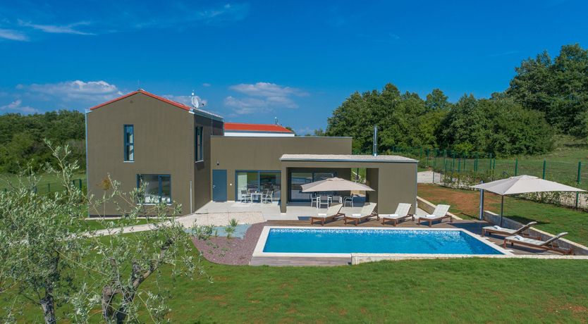 Photo of Palms & Peaches