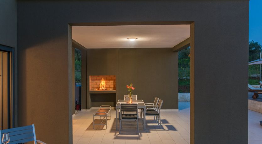 Photo of Palms & Peaches