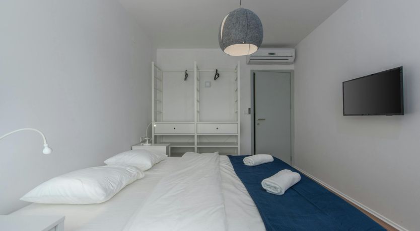 Photo of Palms & Peaches