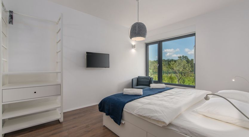 Photo of Palms & Peaches