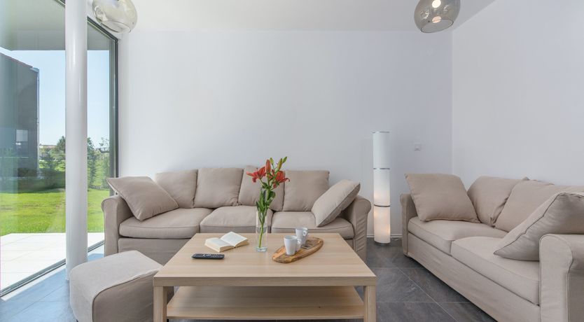 Photo of Palms & Peaches