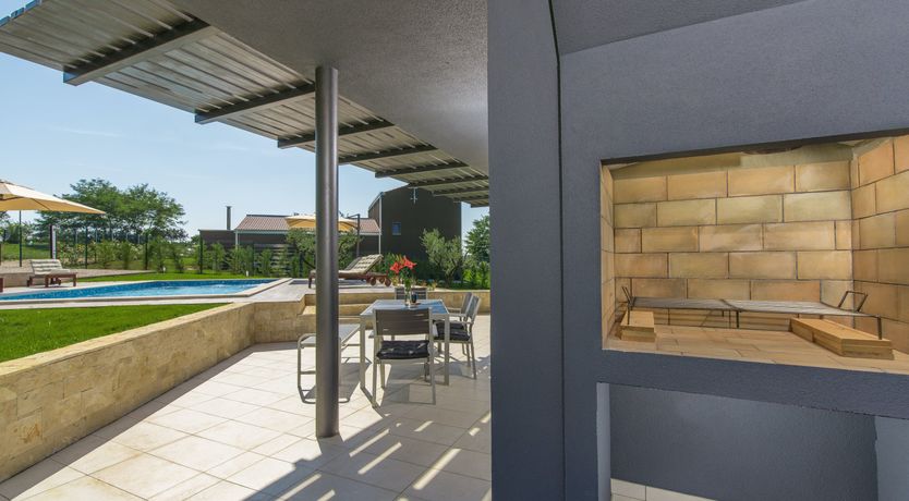 Photo of Palms & Peaches