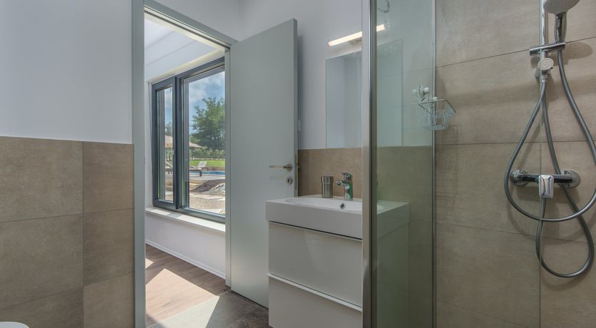 Photo of Palms & Peaches