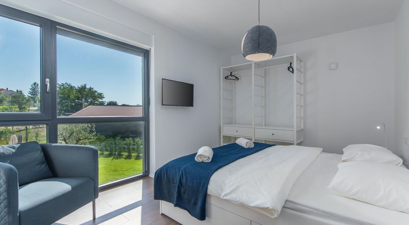 Photo of Palms & Peaches