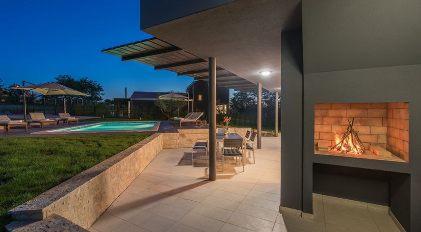 Photo of Palms & Peaches