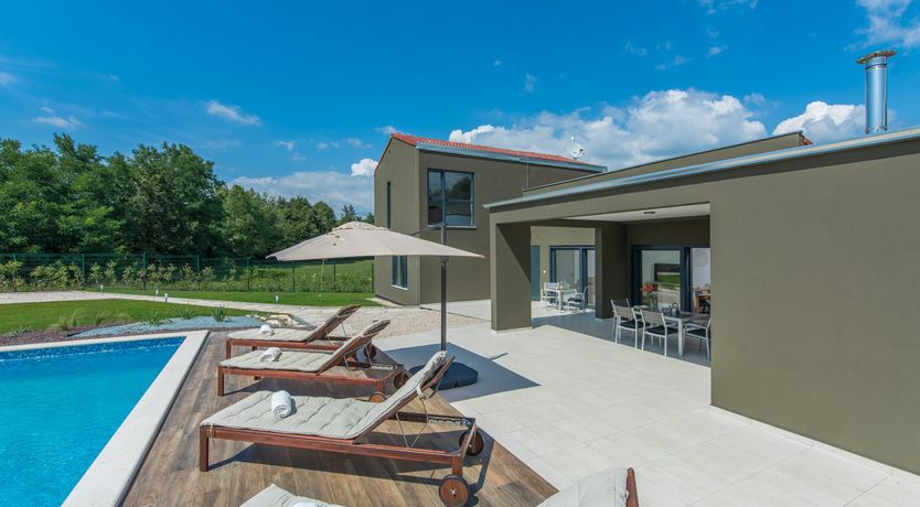 Photo of Palms & Peaches