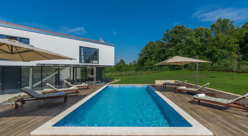 Photo of Palms & Peaches