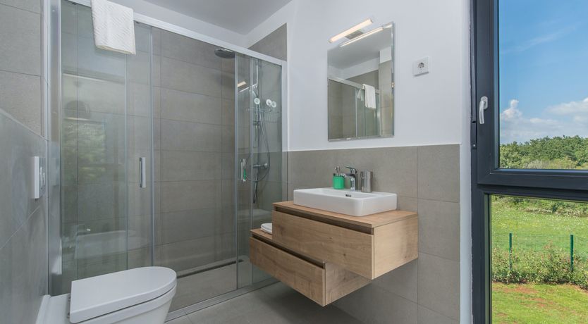 Photo of Palms & Peaches