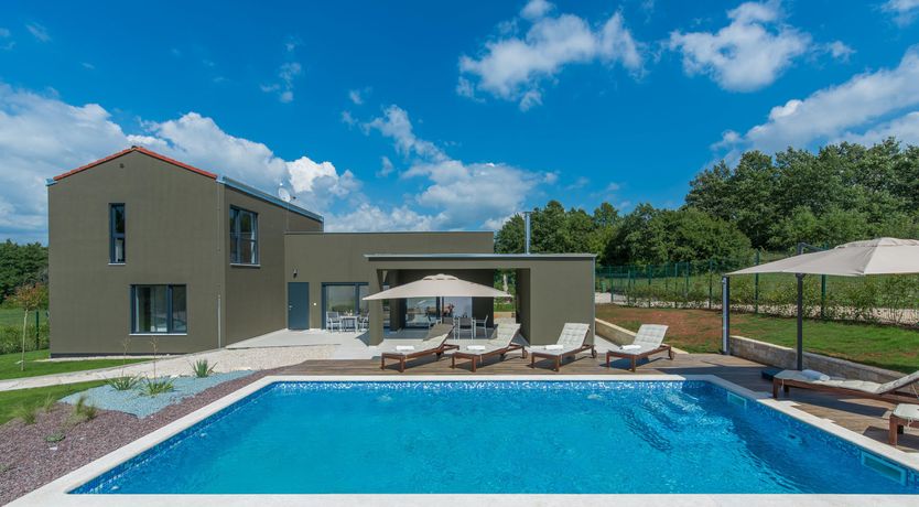 Photo of Palms & Peaches