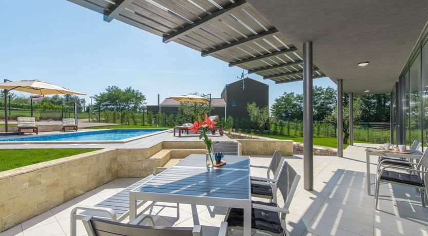 Photo of Palms & Peaches