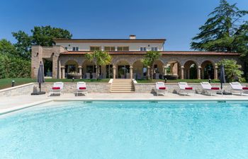 Oh So Sweet Holiday Home