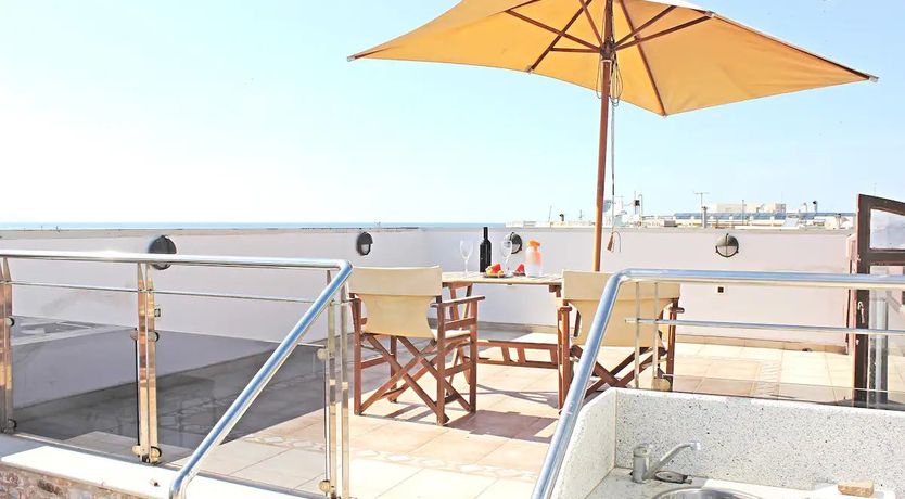 Photo of Venetian Owl