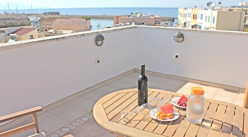 Photo of Venetian Owl