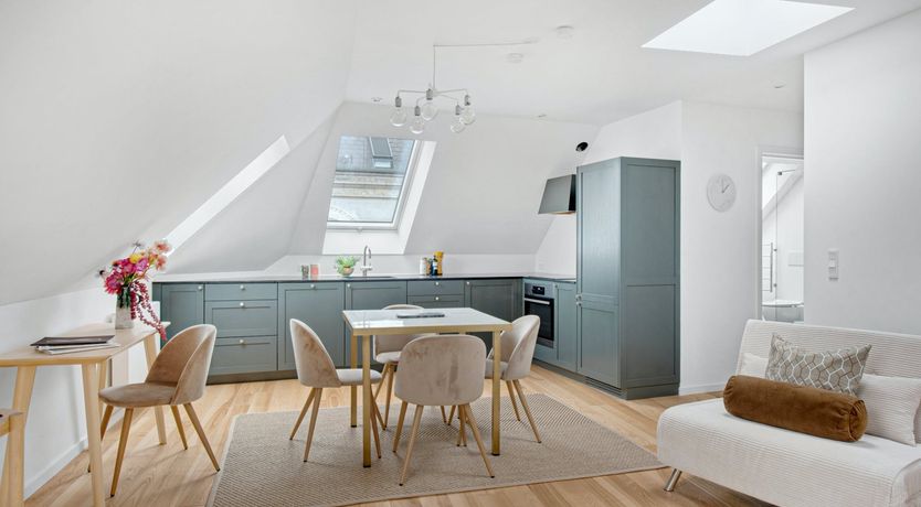 Photo of The White Triangle