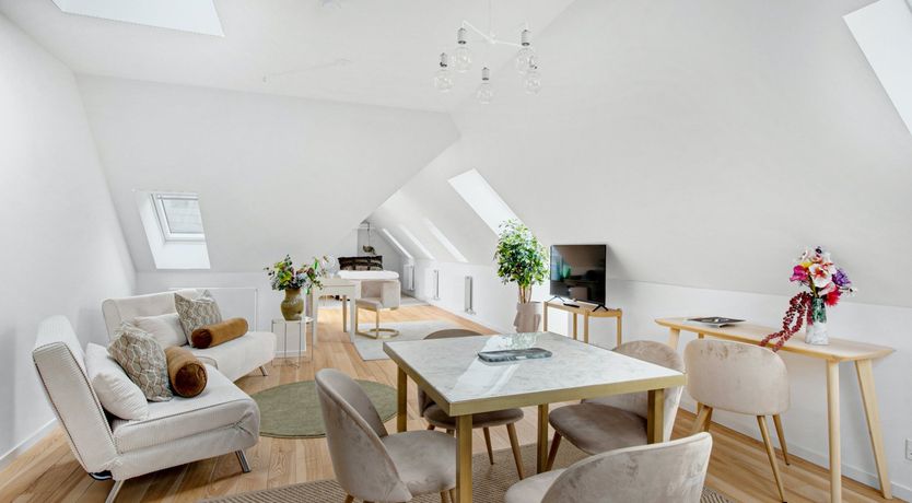 Photo of The White Triangle