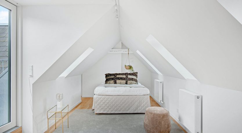 Photo of The White Triangle