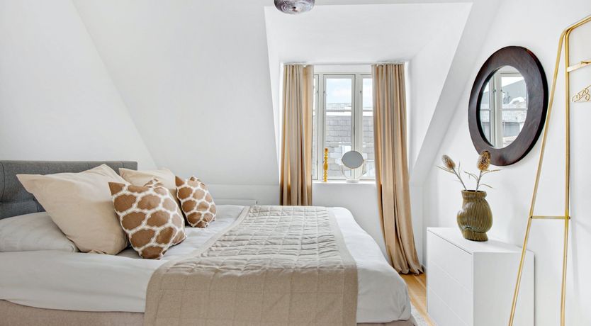 Photo of The White Triangle