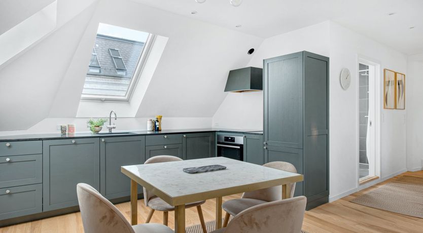 Photo of The White Triangle