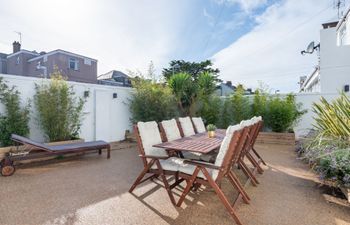 A Seaside Retreat Holiday Cottage