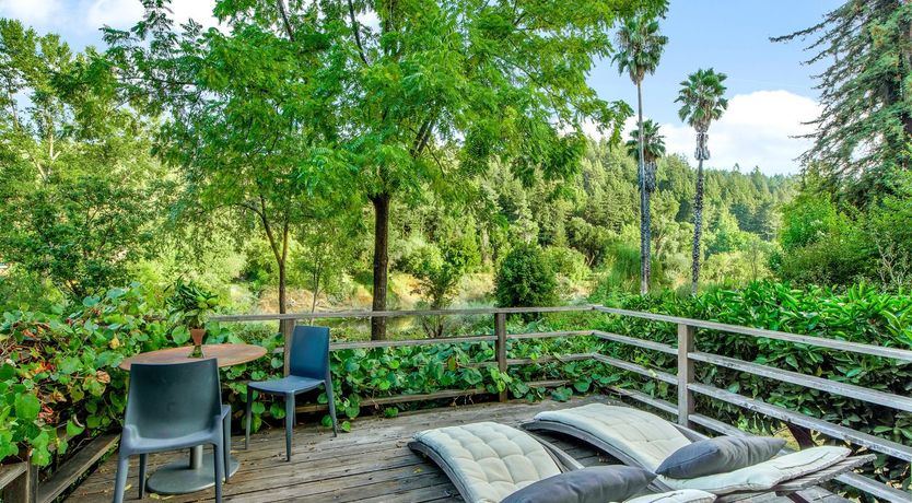 Photo of The White Cloud