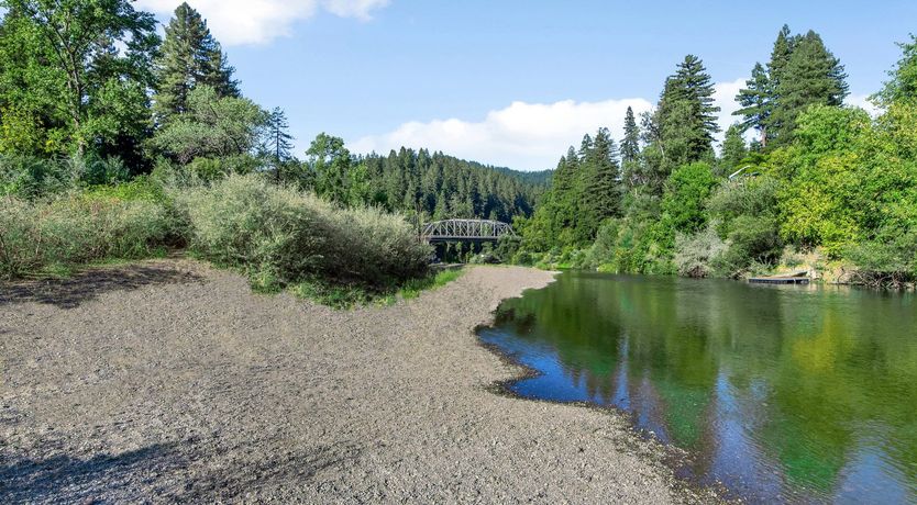 Photo of The White Cloud