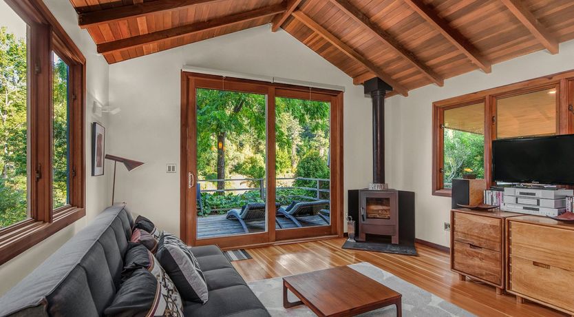 Photo of The White Cloud