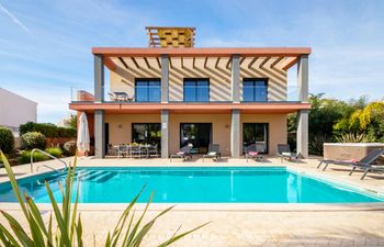 The Seaward Sojourn Villa