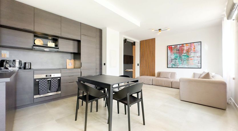 Photo of Champagne & Cannes