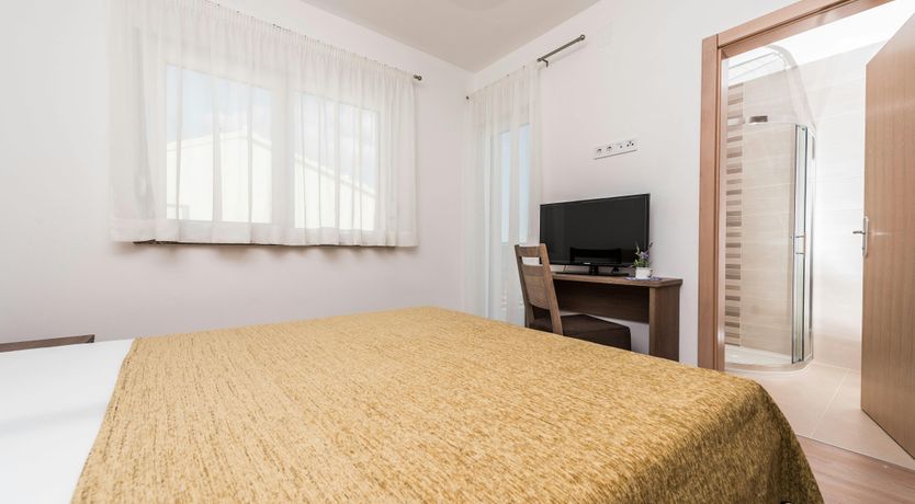 Photo of Over the Oak Tree