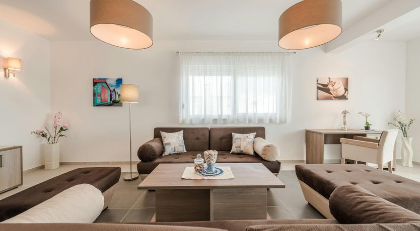 Photo of Over the Oak Tree