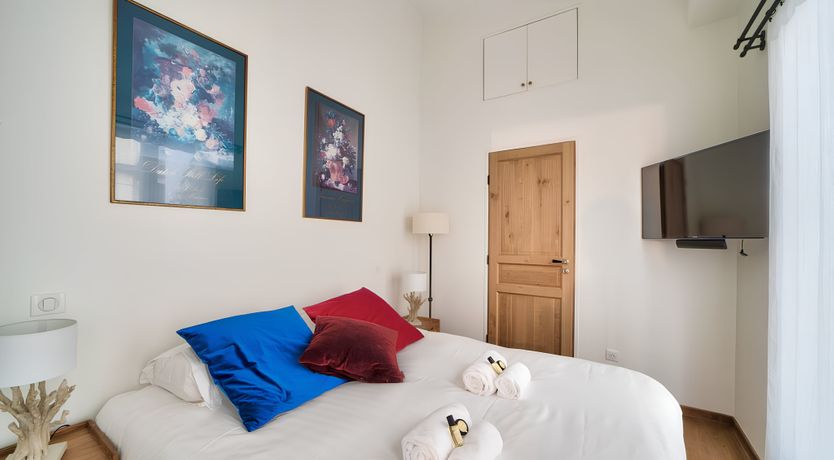 Photo of The Tour Guide