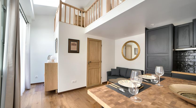 Photo of The Tour Guide