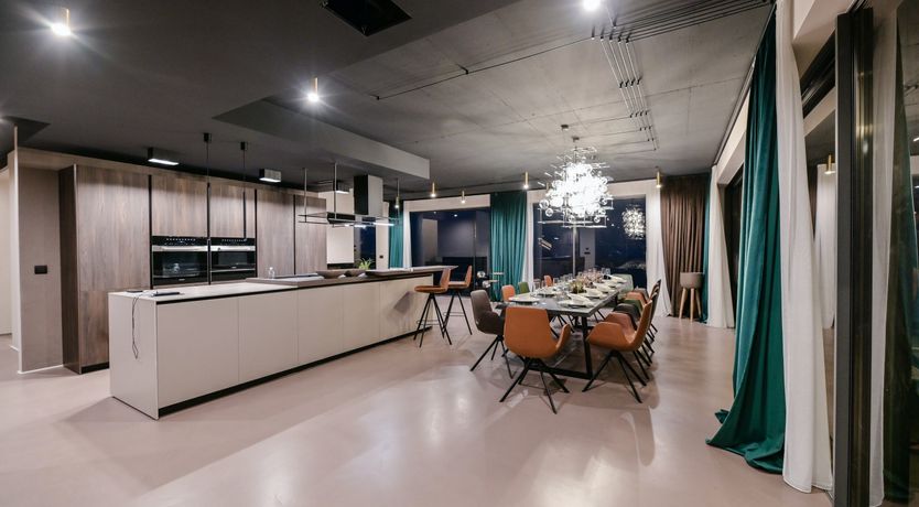 Photo of Emerald Echo