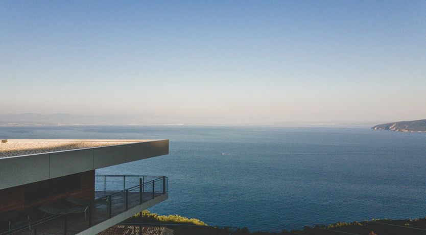 Photo of Emerald Echo