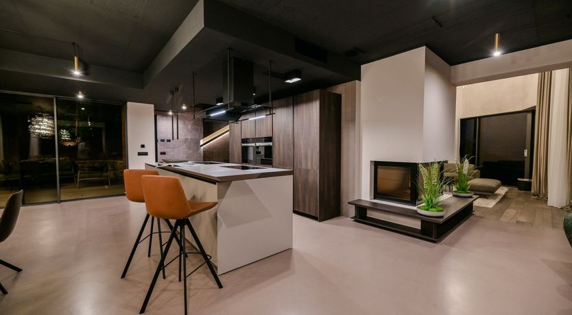 Photo of Emerald Echo