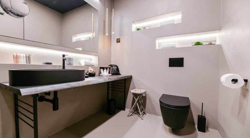 Photo of Emerald Echo