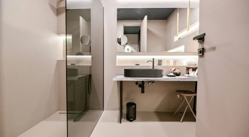 Photo of Emerald Echo