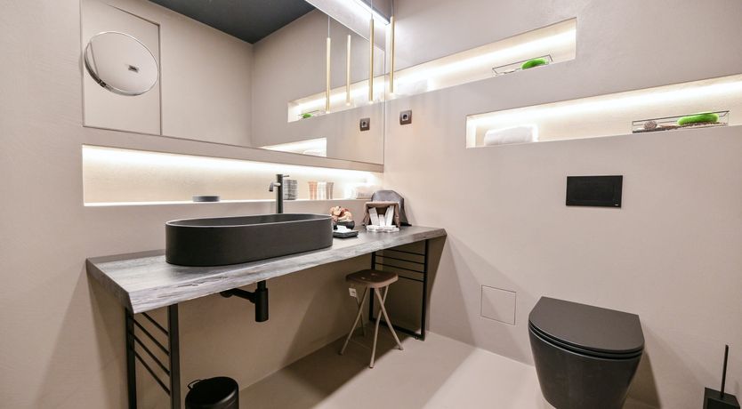 Photo of Emerald Echo