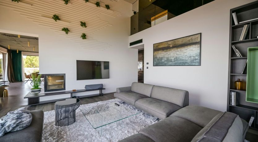 Photo of Emerald Echo